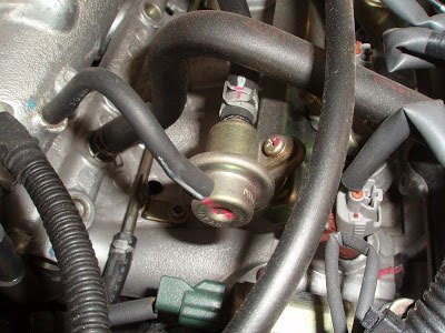 What Does a Fuel Pressure Regulator Do? Manage the ... 1996 subaru legacy engine diagram 